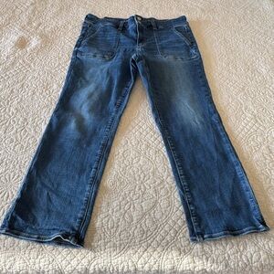 American Eagle Outfitters women cropped jean